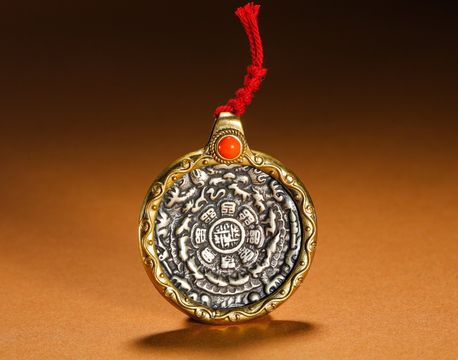QING DYNASTY TIBETAN NINE PALACES AND EIGHT TRIGRAMS AMULETS: Height:4cm(1.57in)Width:4cm(1.57in)Weight:20g(0.04lb)
