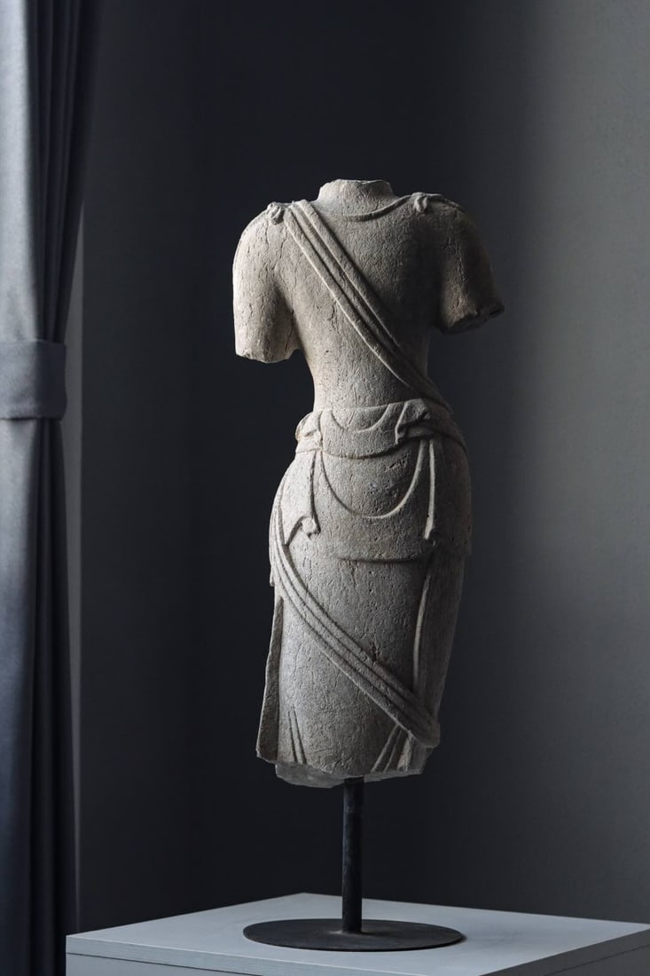 A 4TH-CENTURY BUST - 9