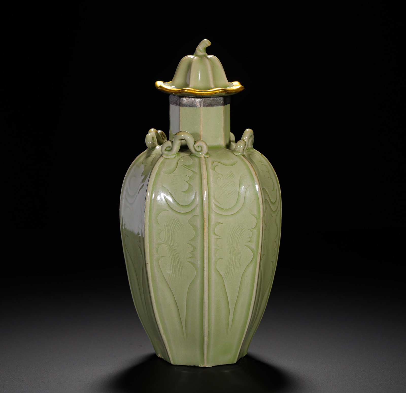YUANLONGQUAN KILN MELON-SHAPED CAP BOTTLE