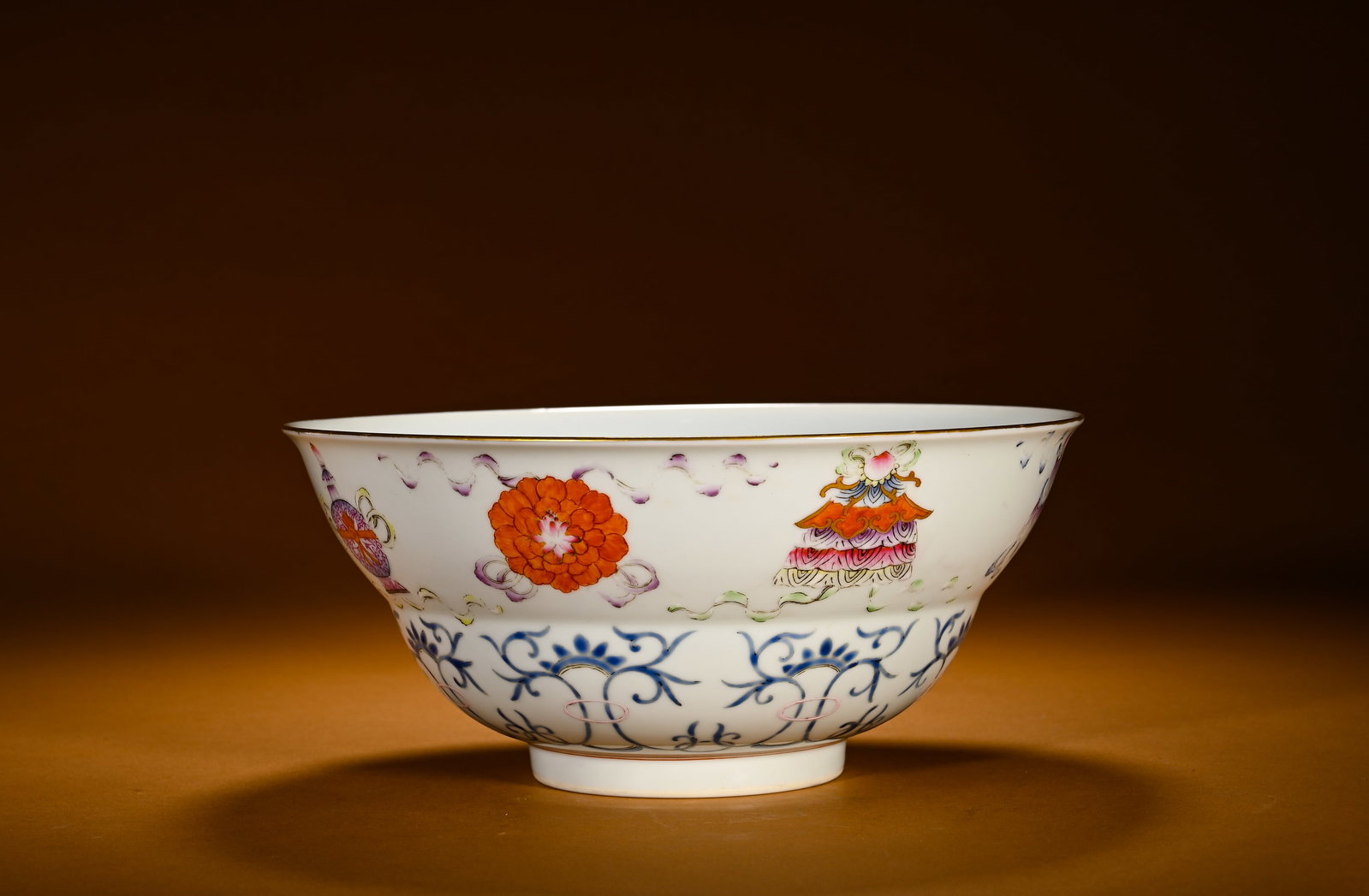 QING DYNASTY BLUE AND WHITE PASTEL EIGHT-AUSPICIOUS PATTERN FOLDED WAIST BOWL: Height:10cm(3.94in)Width:21cm(8.27in)Weight:560g(1.23lb)Blue and white & famille rose folded-waist bowl with eight Buddhist treasures motif. Tongzhi official porcelain shape with flared rim, folded cu