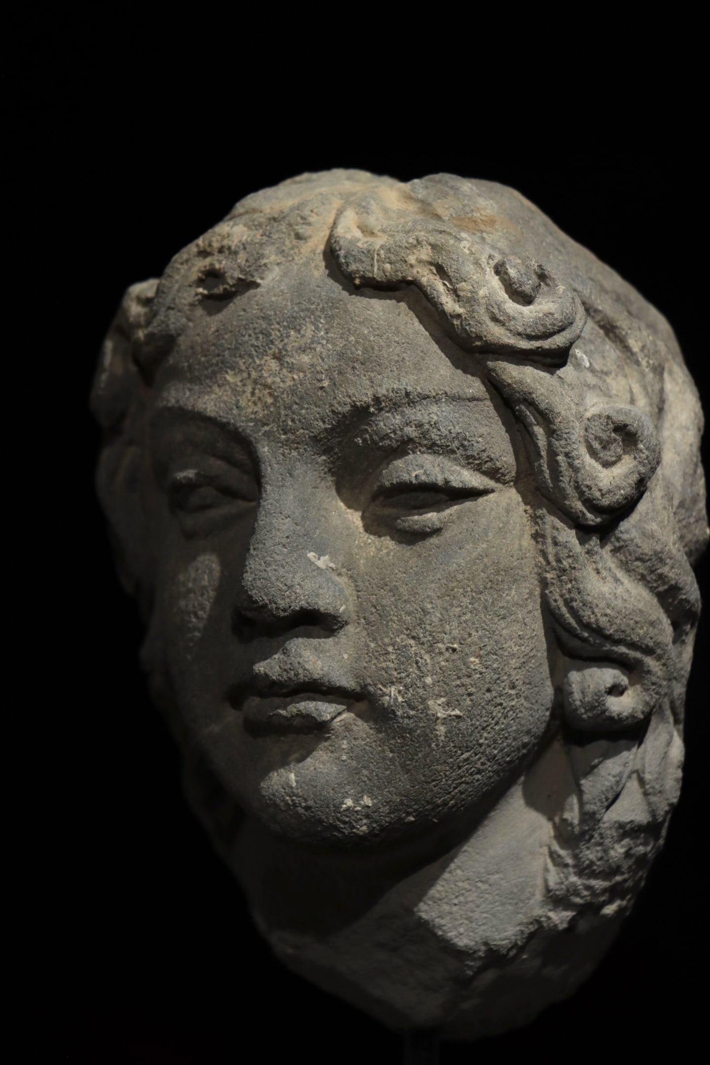 A 5TH-CENTURY ANCIENT GREEK STATUE