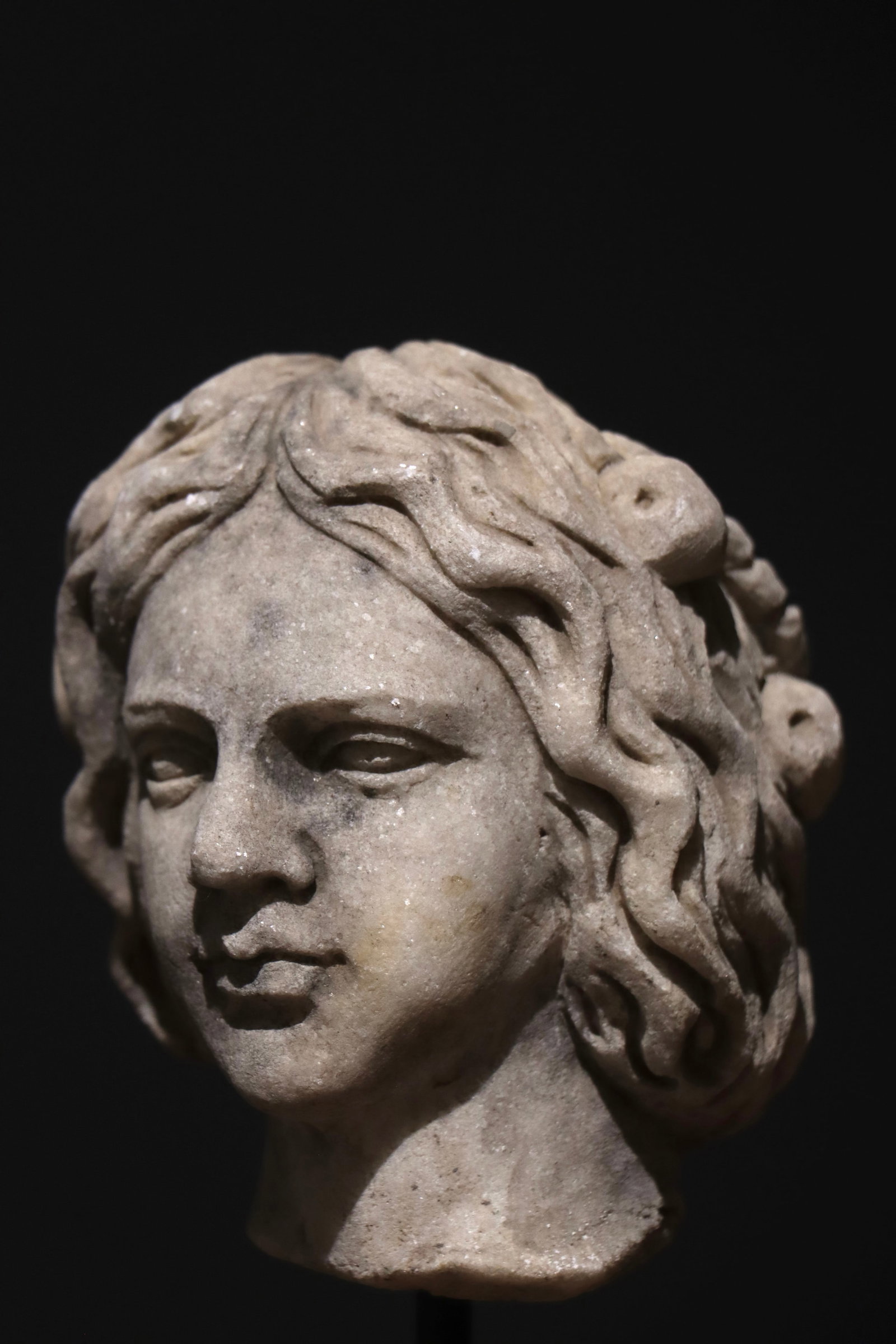 A 3TH-CENTURY ANCIENT GREEK STONE HEAD
