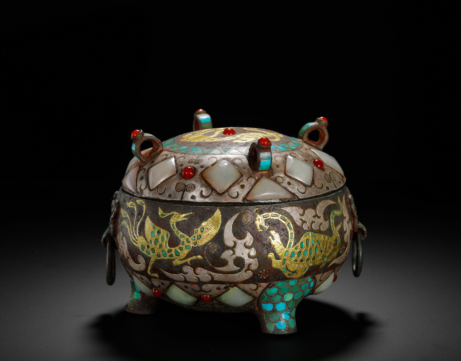 A HAN DYNASTY INLAID GOLD AND SILVER INSCRIPTION TRIPOD (1 of 14)