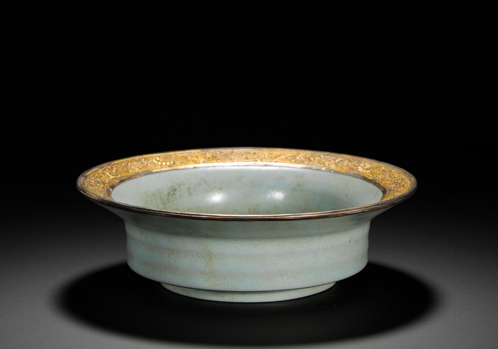 SONG RU KILN SKY-BLUE GLAZED FOLDED RIM WASH (1 of 10)