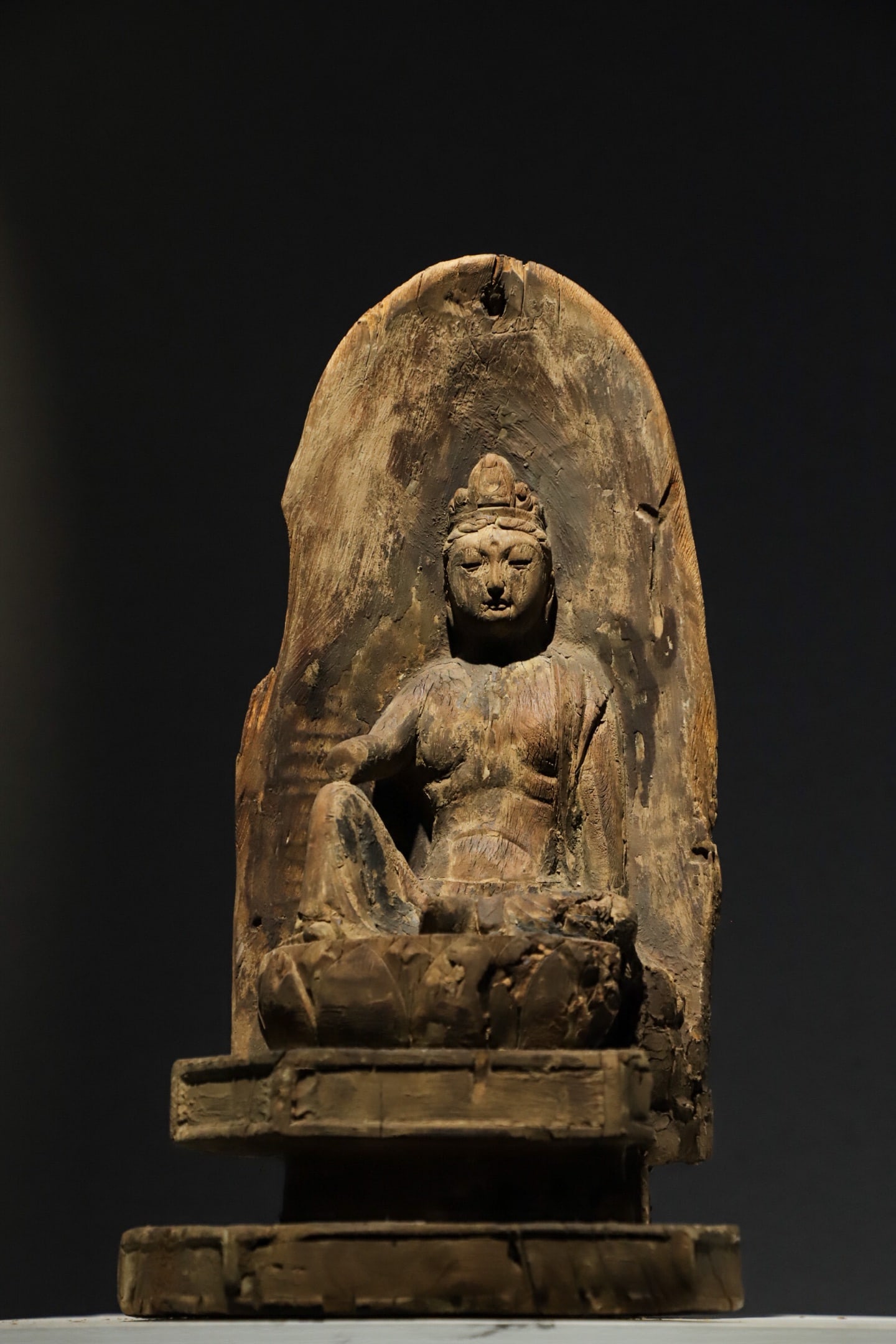 SONG DYNASTY WOODCARVING OF THE BODHISATTVA AVALOKITESVARA