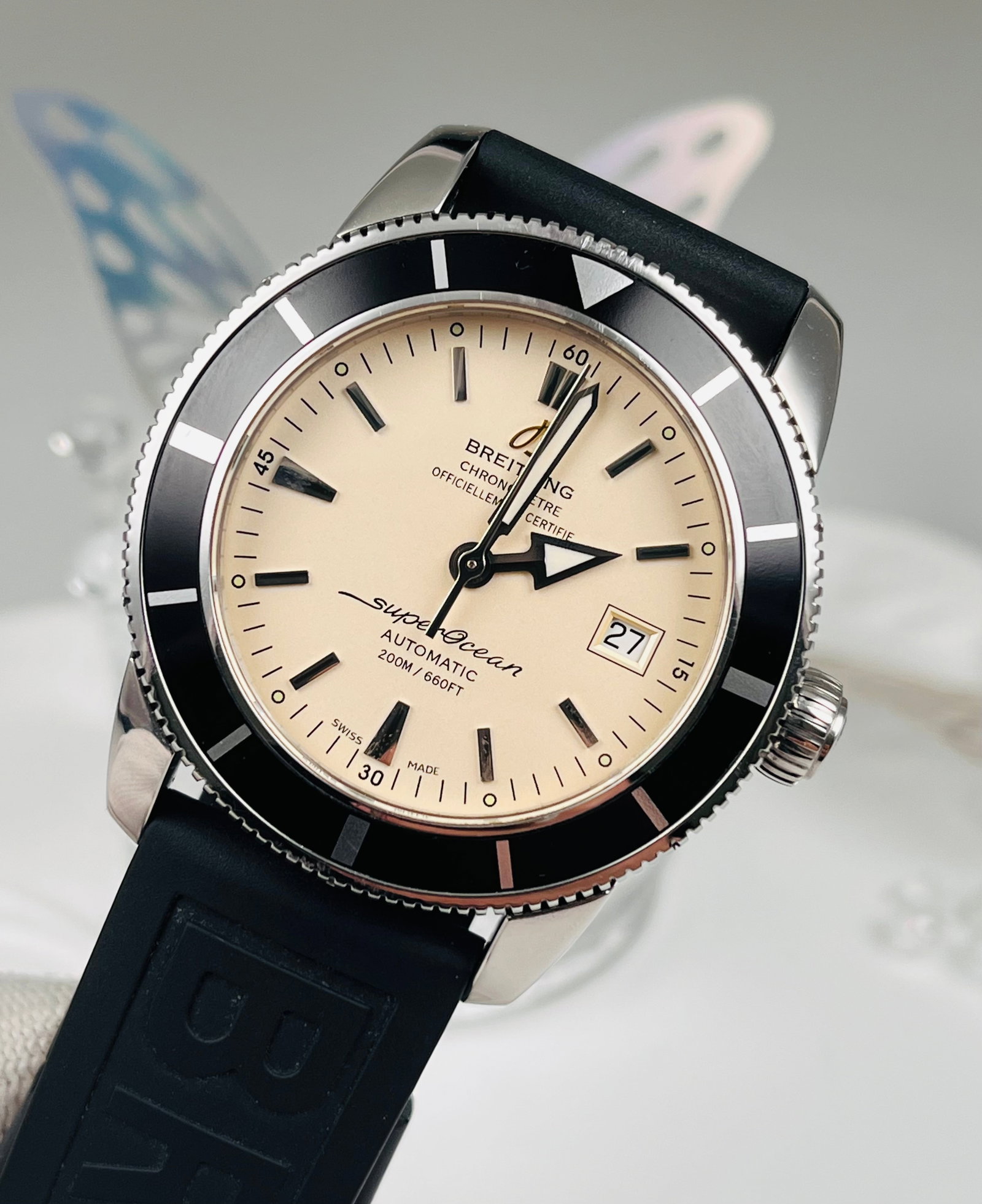 BREITLING. SUPER OCEAN CULTURE WATCHES: Breitling Super Oceanic A17321 Automatic Men's Watch, 42mm Stainless Steel Case, Cream Lume Dial, Unidirectional Black Ceramic Bezel, Date Display at 3 O'clock, Retro Diver Design, Ideal for Daily