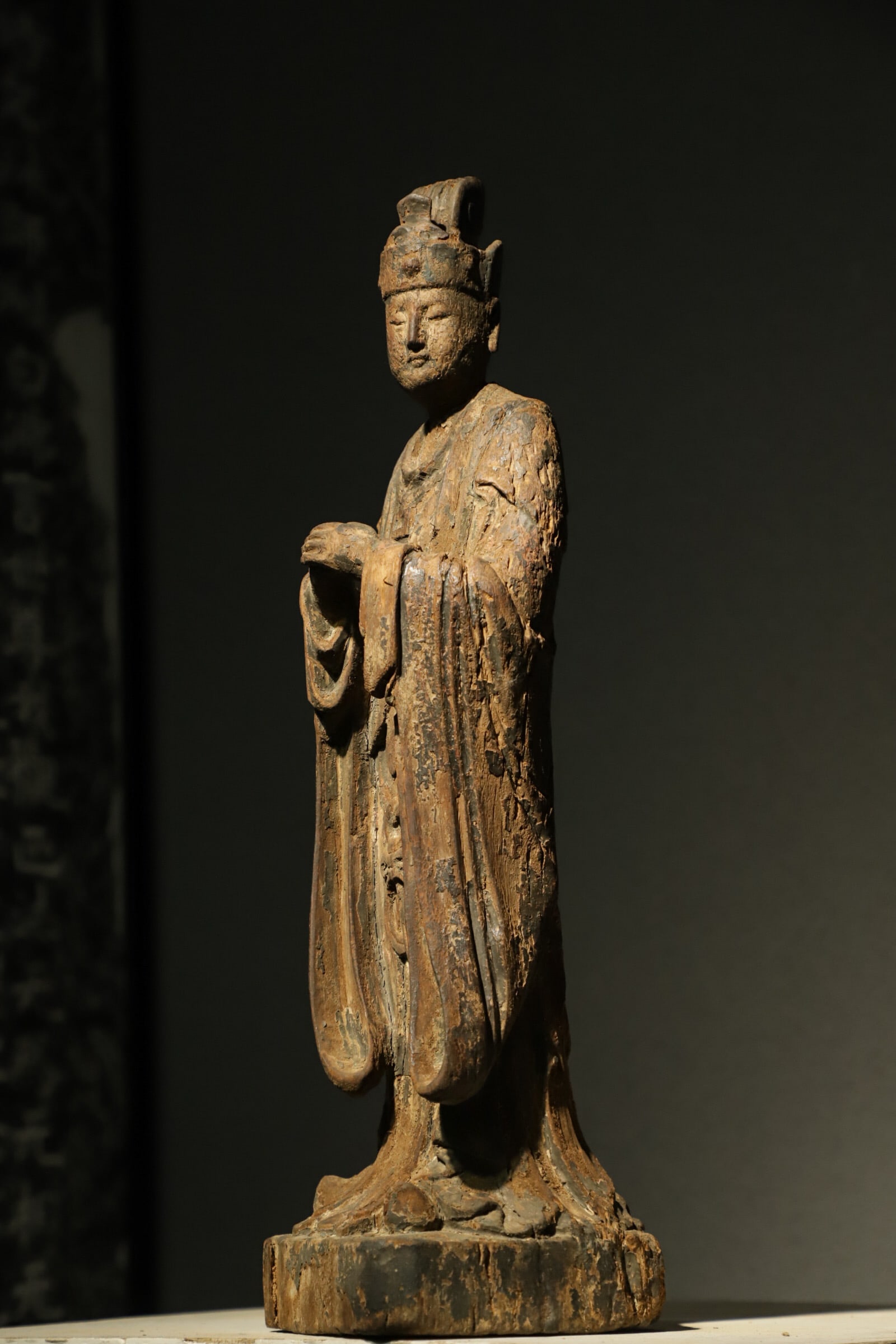 WOODCARVING OF CIVIL OFFICIALS FROM THE SONG DYNASTY