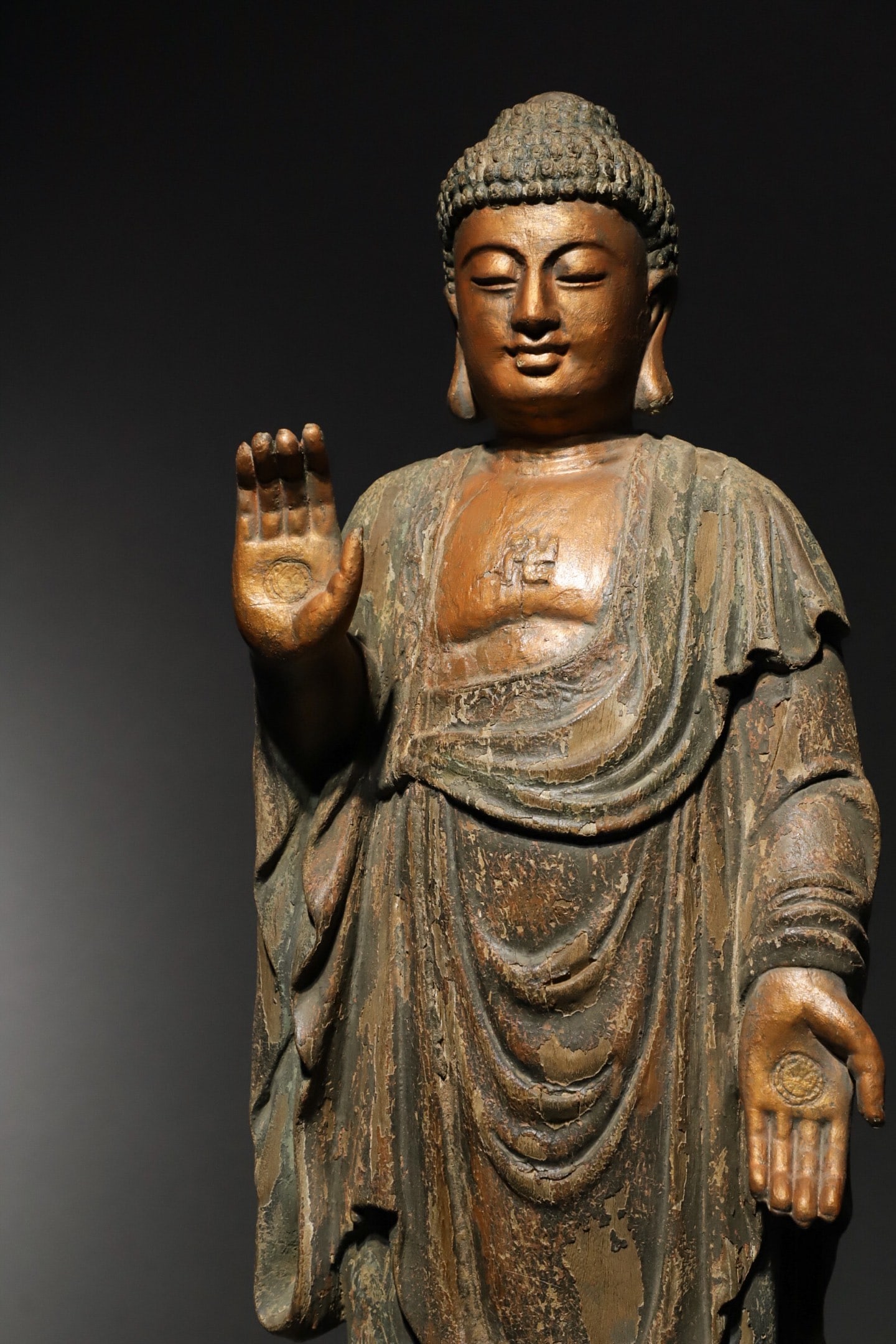 A SONG DYNASTY CAMPHOR WOOD STATUE OF SAKYAMUNI BUDDHA: H:67cm