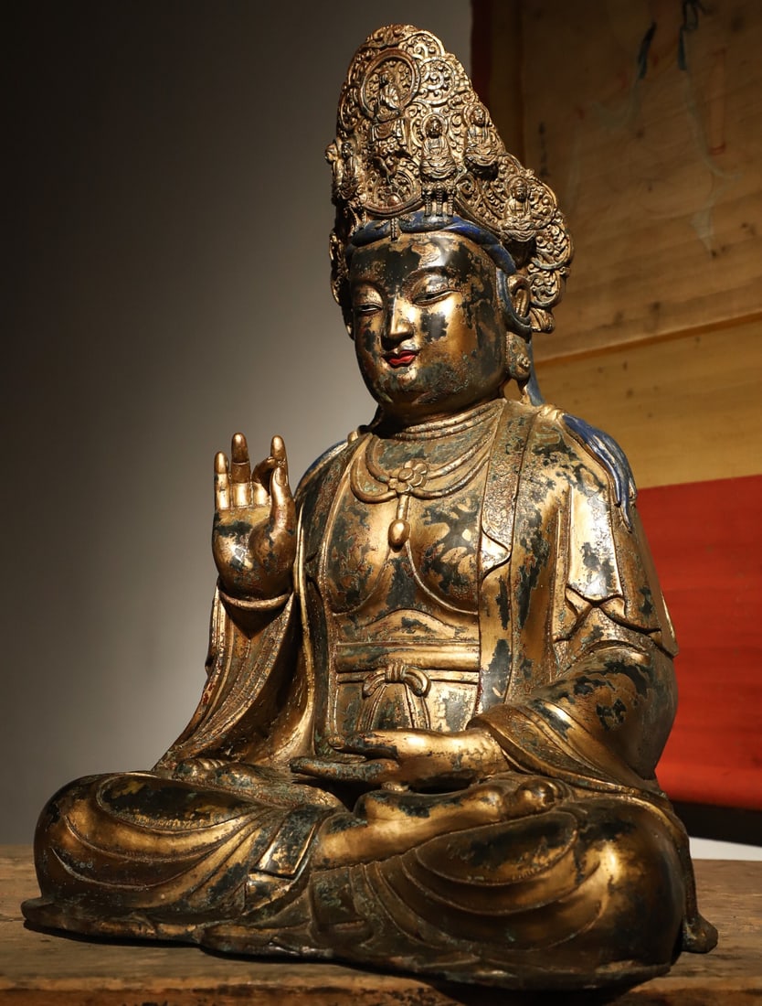 GILDED BRONZE FROM THE QING DYNASTY. GUANYIN BODHISATTVA STATUE