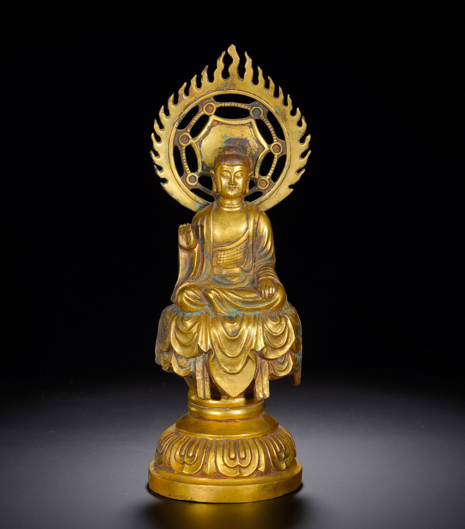 Tang Dynasty gilded bronze seated statue of Sakyamuni Buddha (1 of 8)