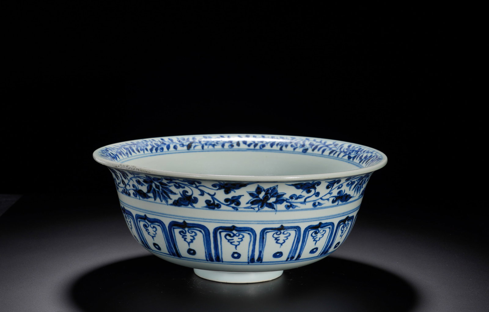 Yuan Dynasty blue and white porcelain bowl with entwined lotus branches (1 of 14)
