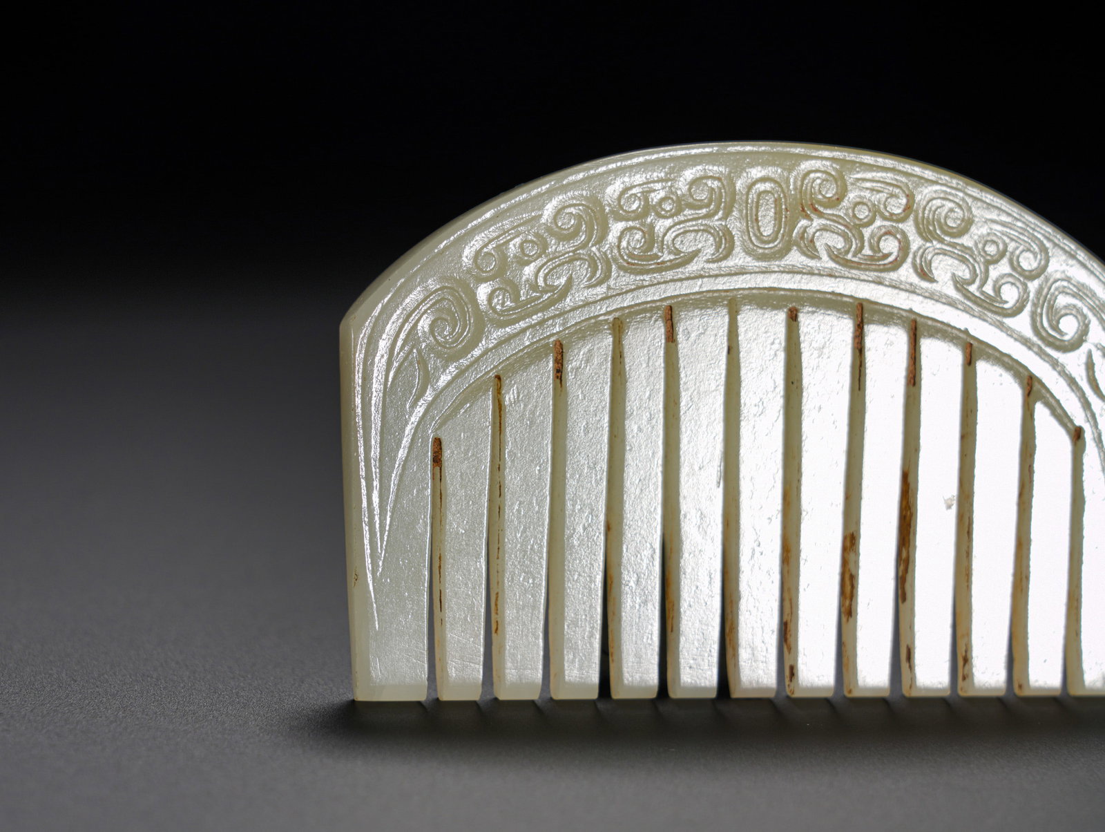 Han Dynasty Hetian jade hook cloud pattern jade comb - 3
