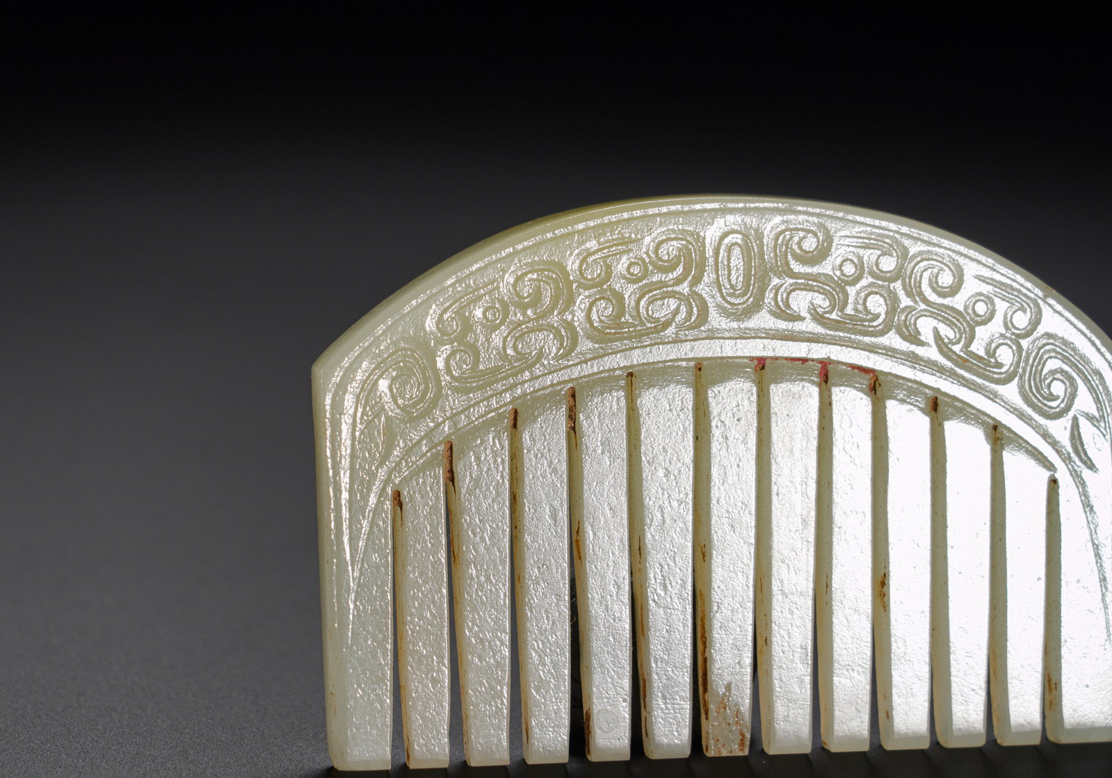 Han Dynasty Hetian jade hook cloud pattern jade comb - 5