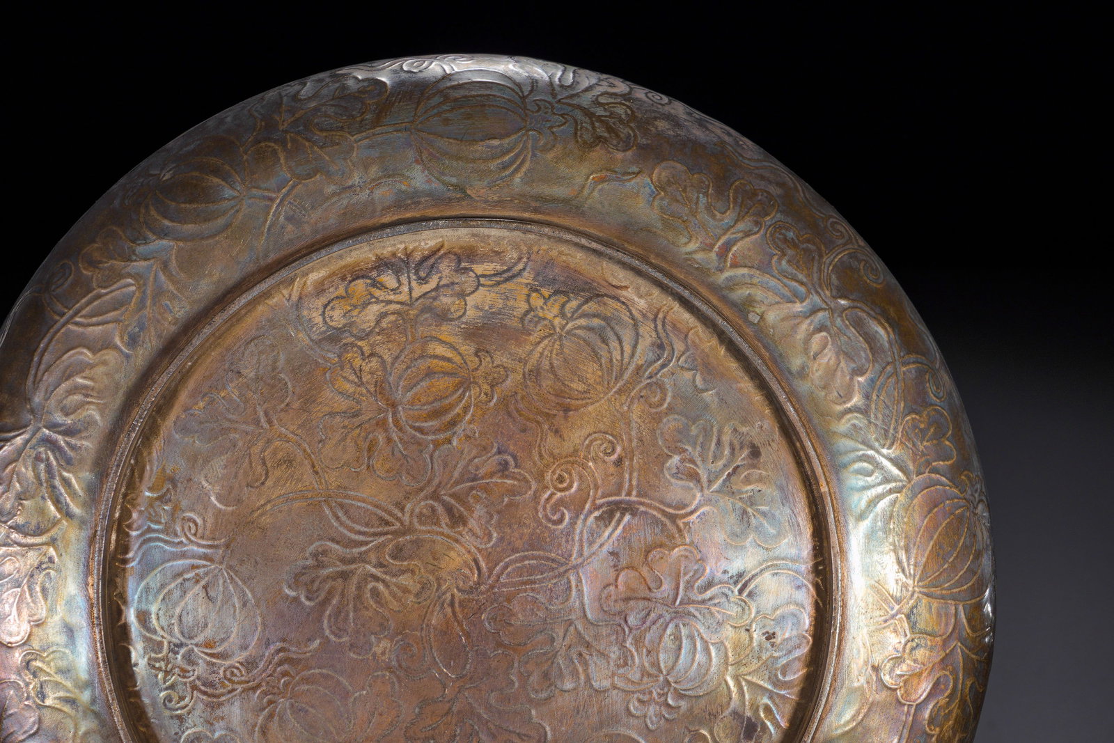 Qing Dynasty silver engraved melon ? continuous patterned round plate - 10