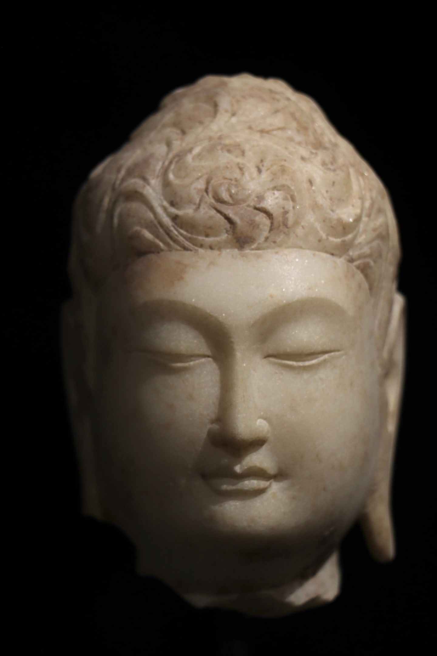 Tang Dynasty white marble Buddha head (1 of 7)