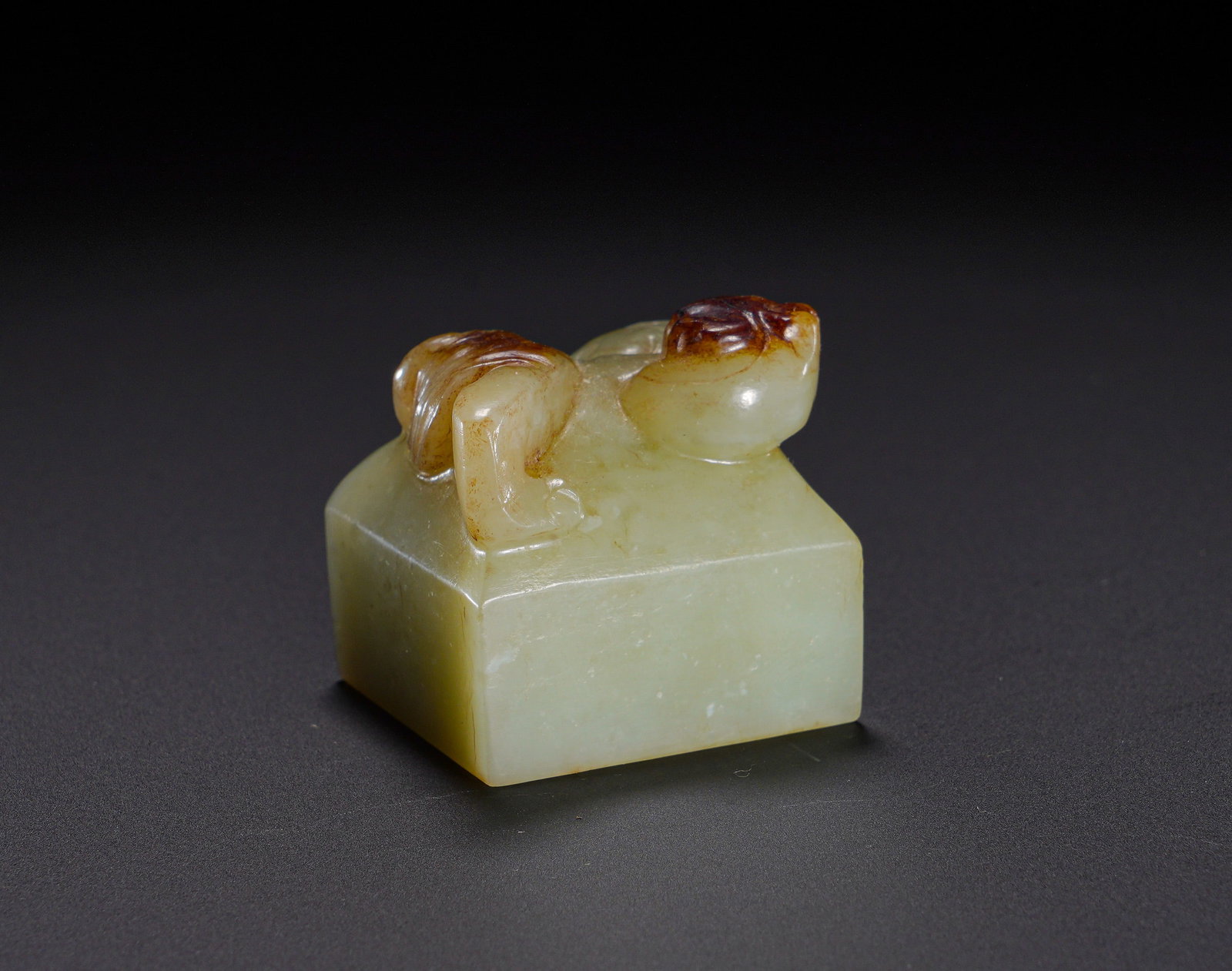 Han Dynasty Hetian green jade chilong knob "Jiangdu Wang Xi" seal (1 of 9)