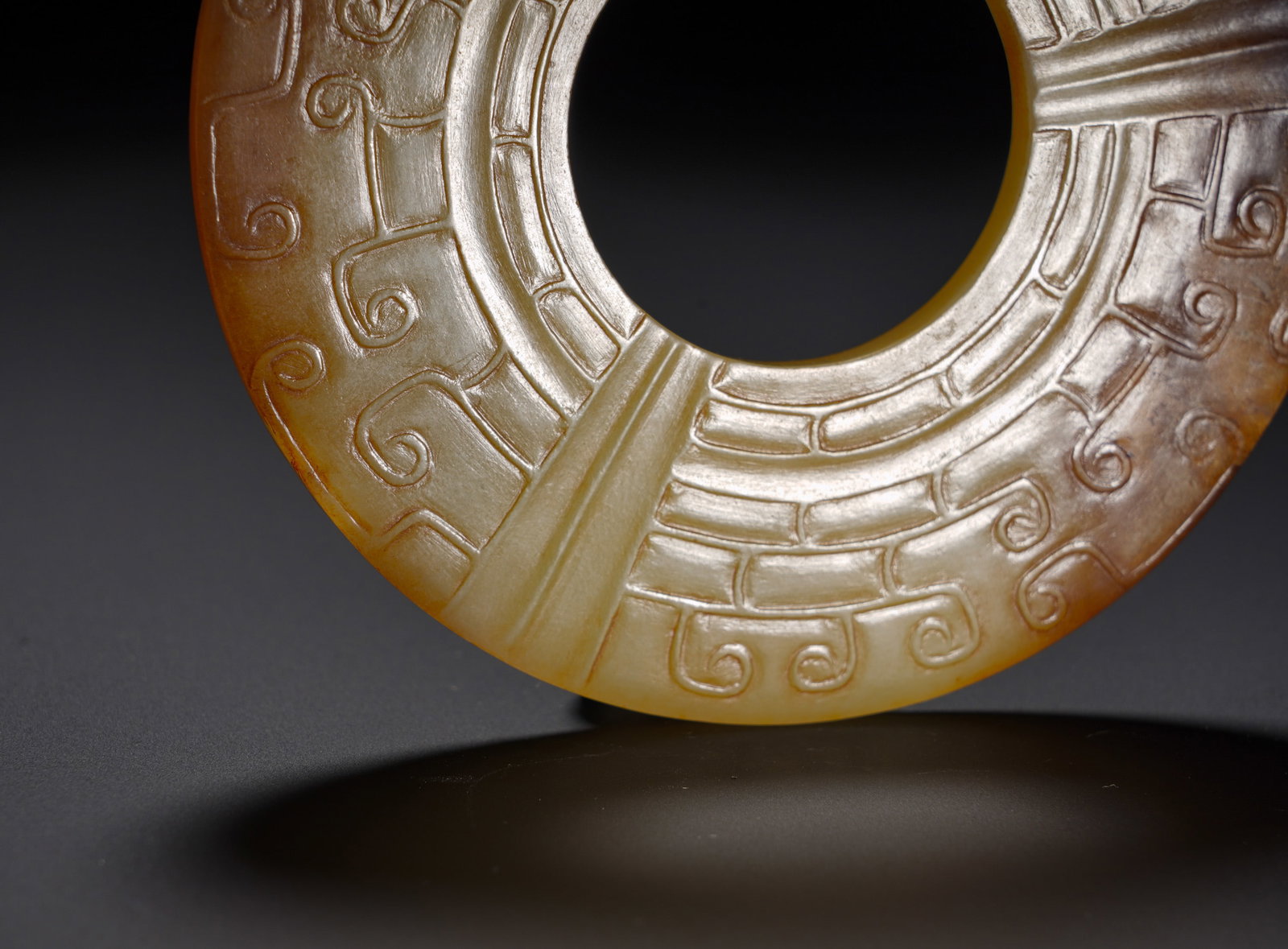 Han Dynasty Hetian jade hook cloud patterned yuan - 4
