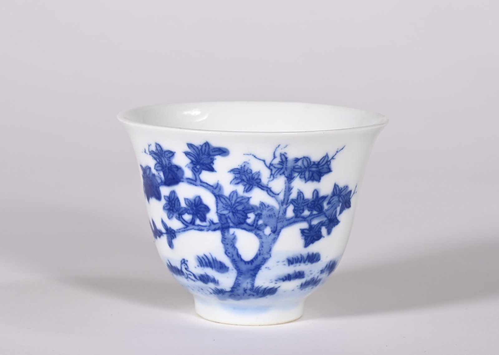 Blue and white tea cups of the Qing Dynasty: Height:4.3cm(1.69in), Width:6cm(2.36in), Weight:30g (0.066lb)
