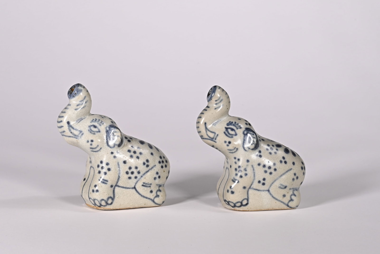 Qing Dynasty blue and white elephant: Height:8cm(3.15in), Width:7.5cm(2.95in), Weight:220g (0.485lb)