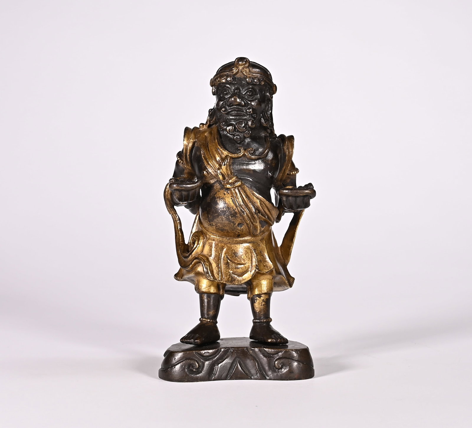Gilded bronze Buddha statues of the Qing Dynasty: Height:13.3cm(5.24in), Width:6.3cm(2.48in), Weight:660g (1.455lb)