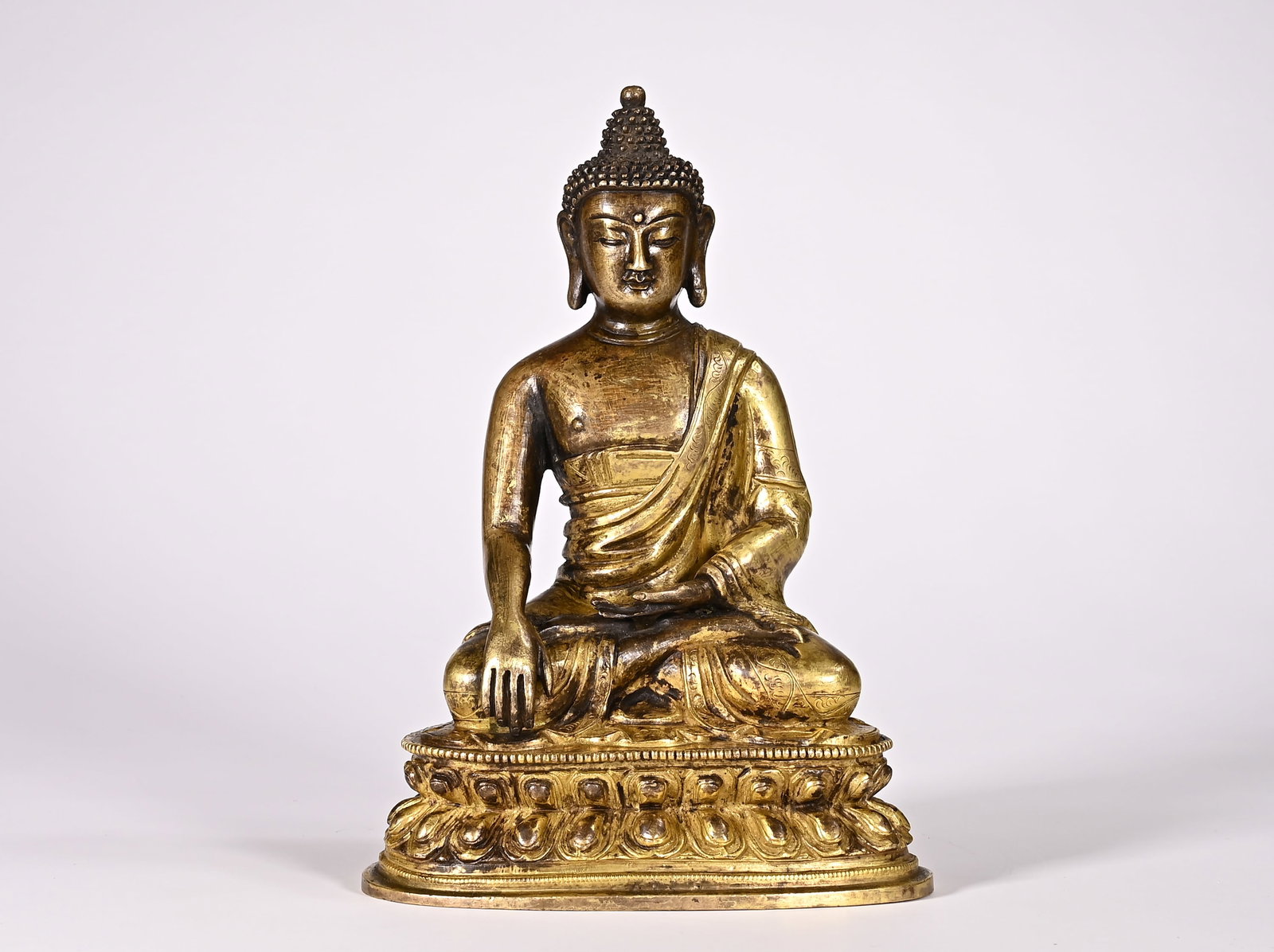Gilded bronze Buddha statues of the Qing Dynasty (1 of 8)