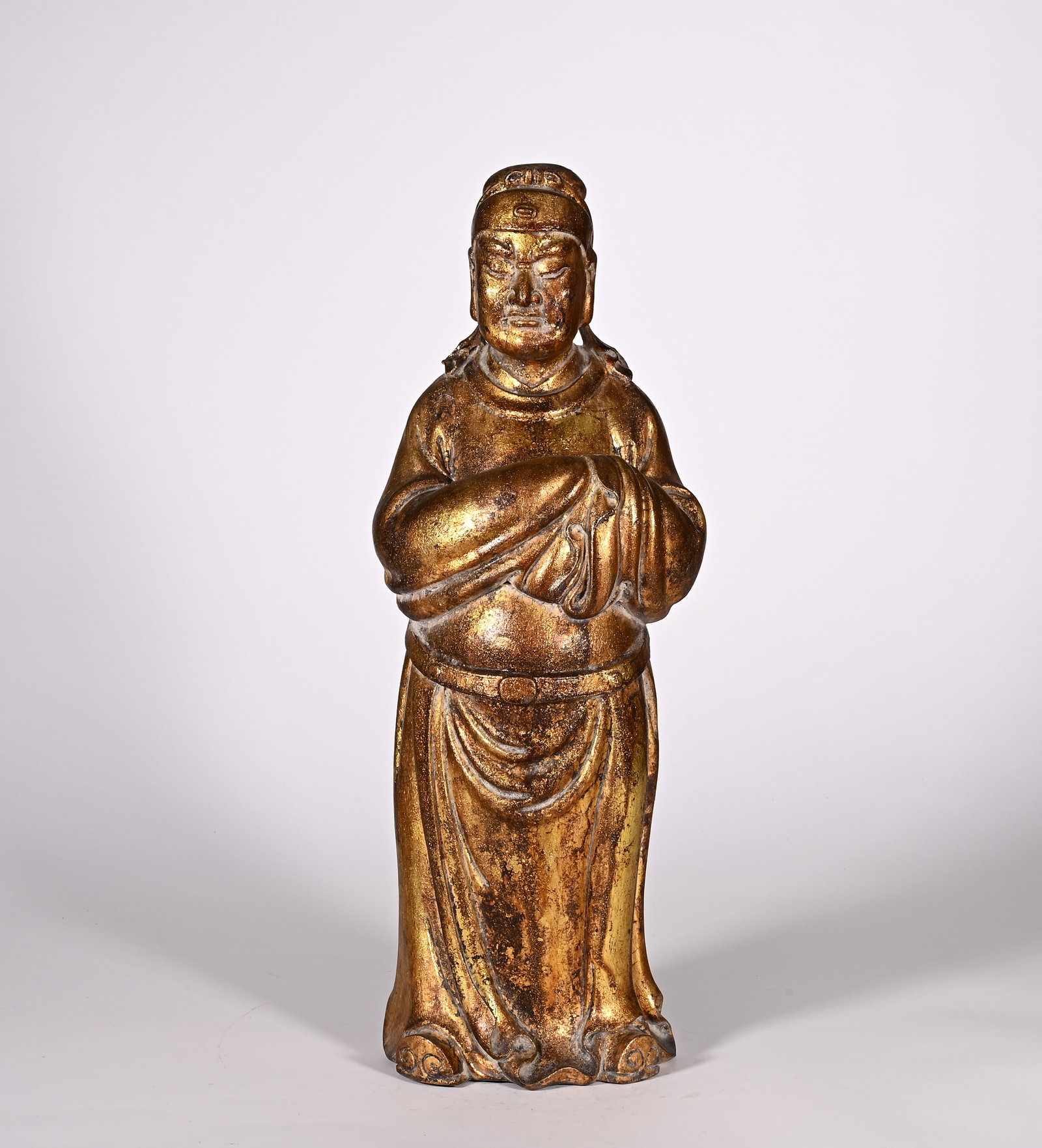 Gilded figures of agarwood from the Ming Dynasty: Height:29cm(11.42in), Width:15cm(5.91in), Weight:2400g (5.291lb)
