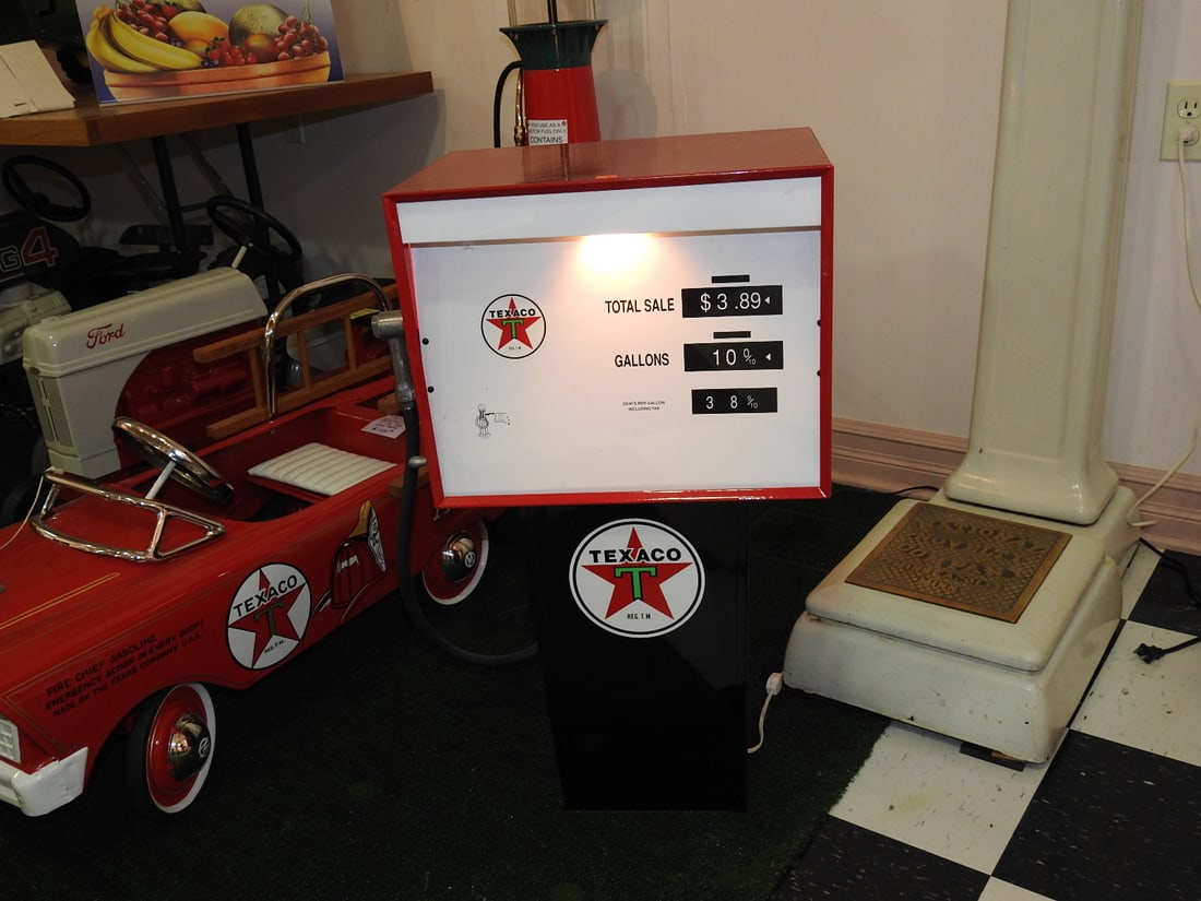Texaco Reproduction Gas Pump Display (1 of 7)