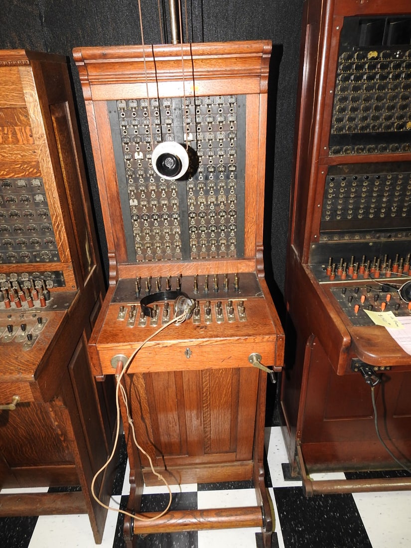 Kellogg 100-Line Oak Telephone Switchboard (1 of 6)