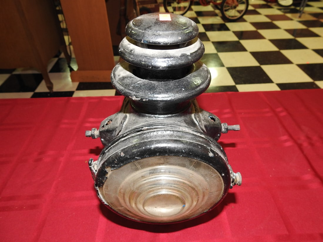 Dietz Early Automobile Headlamp (1 of 10)