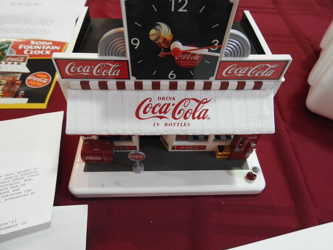 Coca-Cola Soda Fountain Clock Collectible (1 of 8)