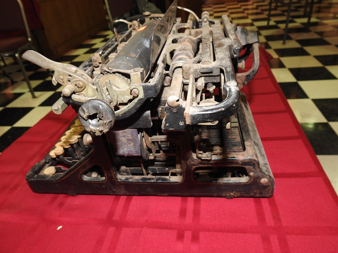 Antique Densmore Typewriter - 5