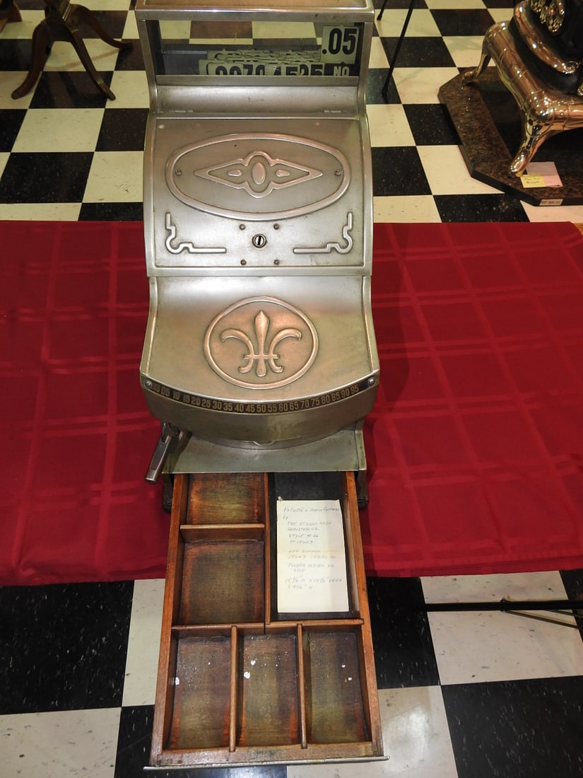 St. Louis Cash Register Co. Antique Register (1 of 9)