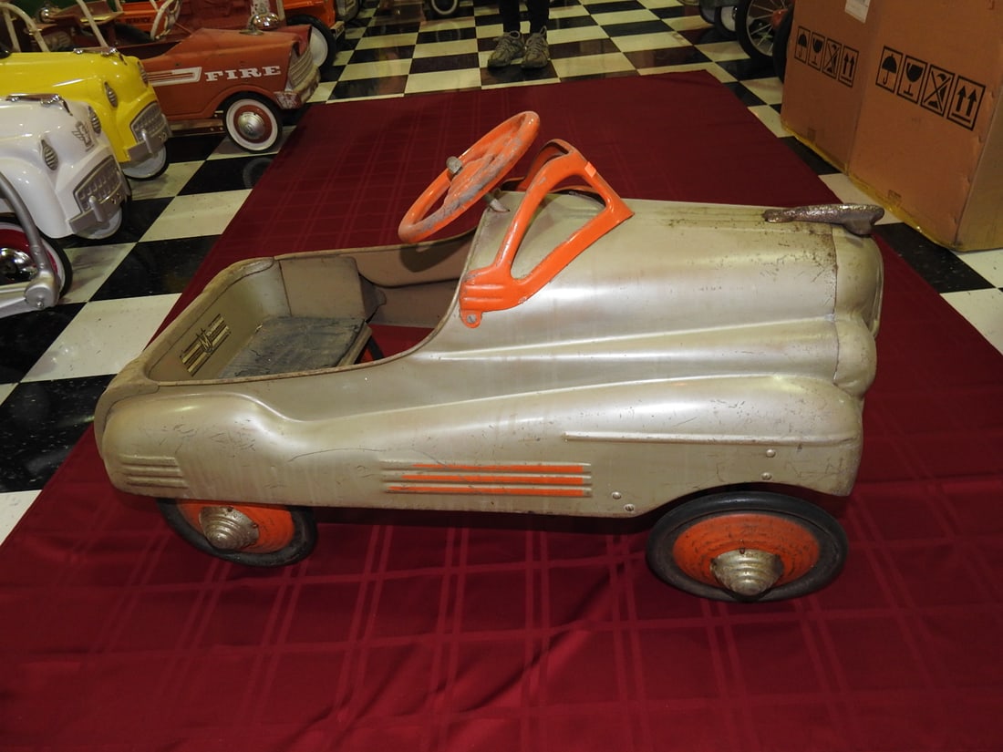 Murray Vintage Pedal Car (1 of 8)