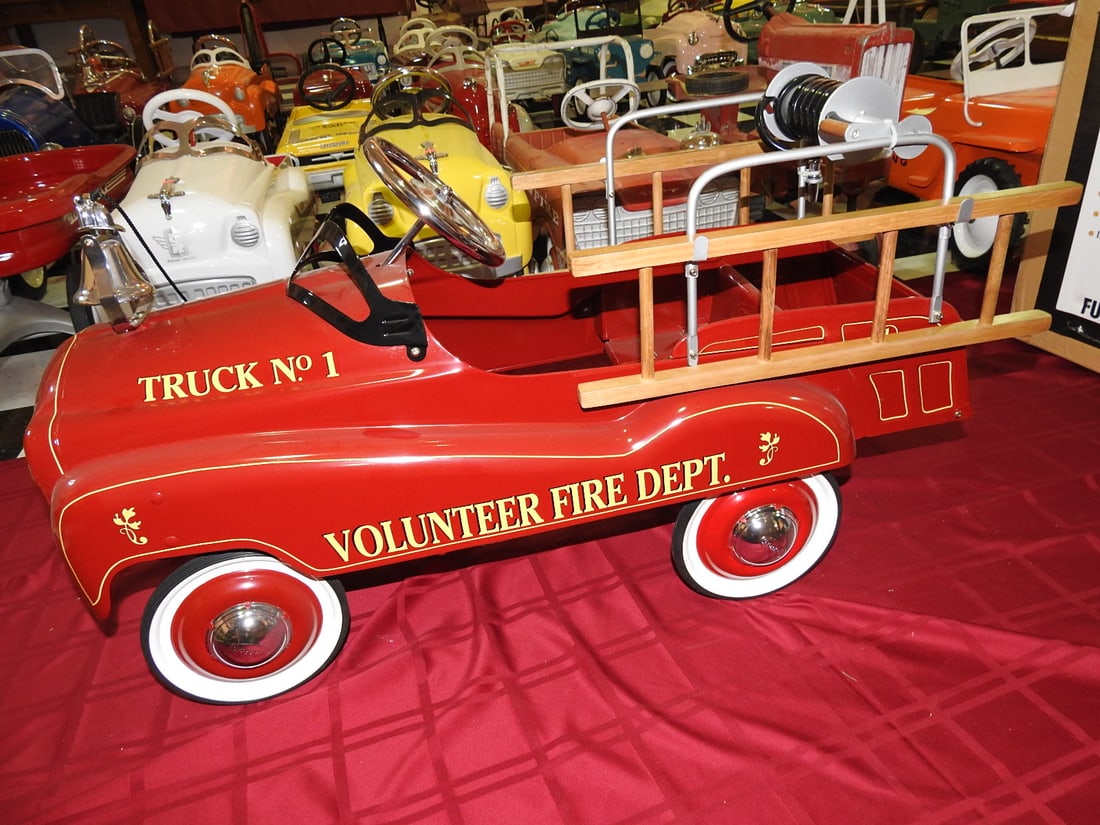 Gearbox Volunteer Fire Dept. Truck No. 1 Pedal Car (1 of 6)