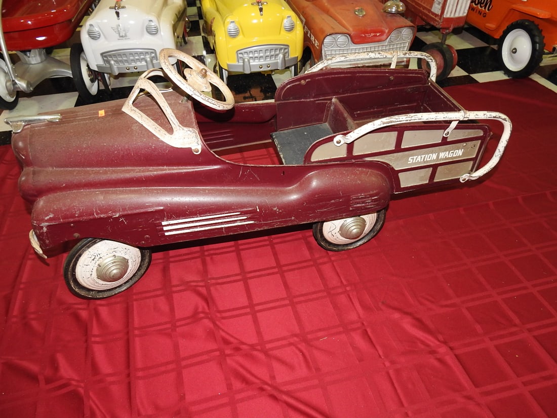 1949 Murray Pontiac Station Wagon Pedal Car (1 of 9)