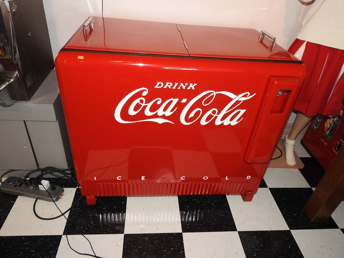 Restored Coca-Cola Chest Cooler (1 of 8)