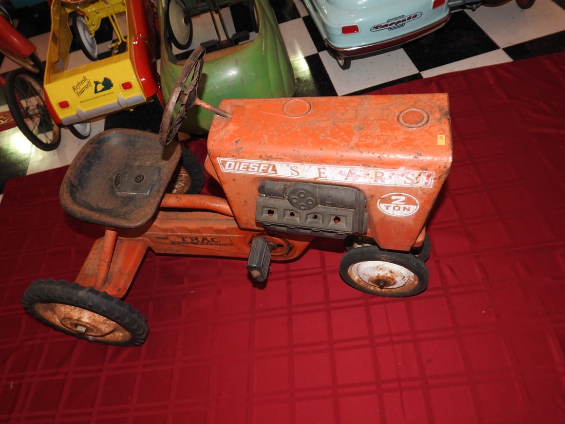 Sears Trac-2 Ton Diesel Pedal Tractor (1 of 9)
