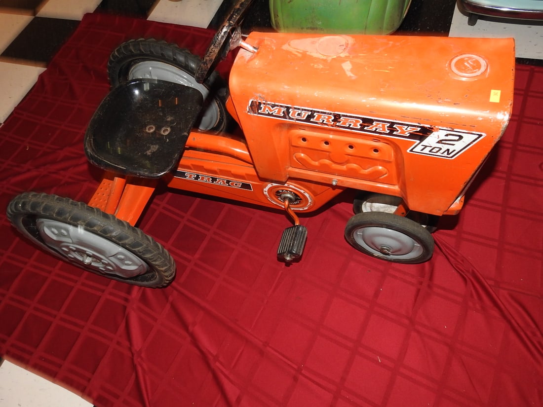 Murray Trac-2 Ton Diesel Pedal Tractor (1 of 6)