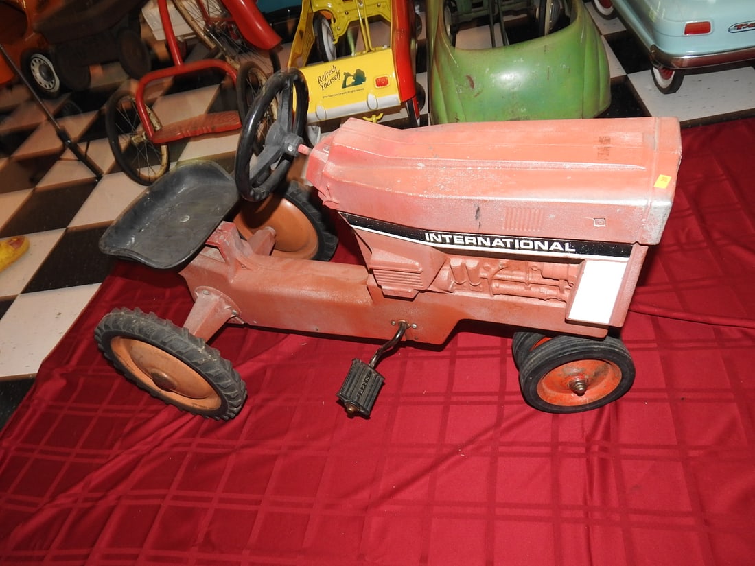 International Harvester Pedal Tractor (1 of 7)