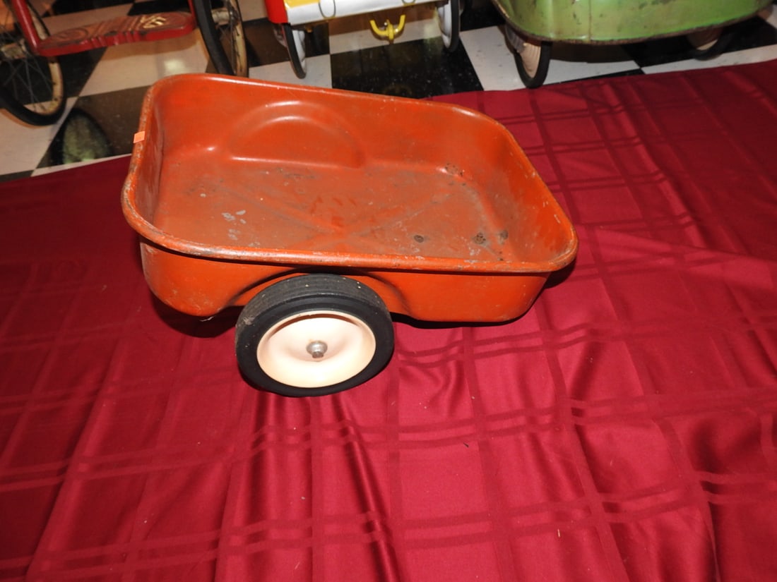 Vintage Orange Trailer, Broken Hitch (1 of 6)