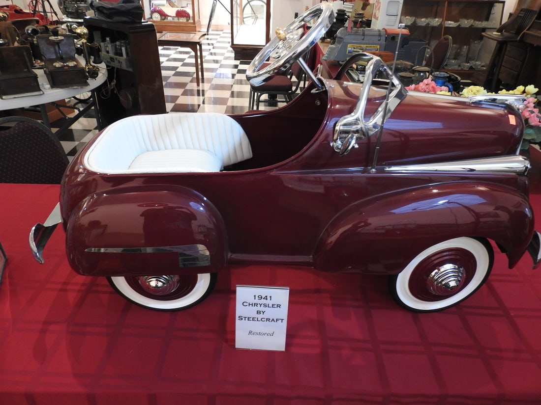 Restored Steelcraft Chrysler Pedal Car (1 of 11)