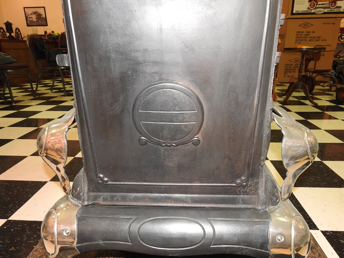 Janney-Semple-Hill Co. The Winner No. 16 Parlor Stove - 4