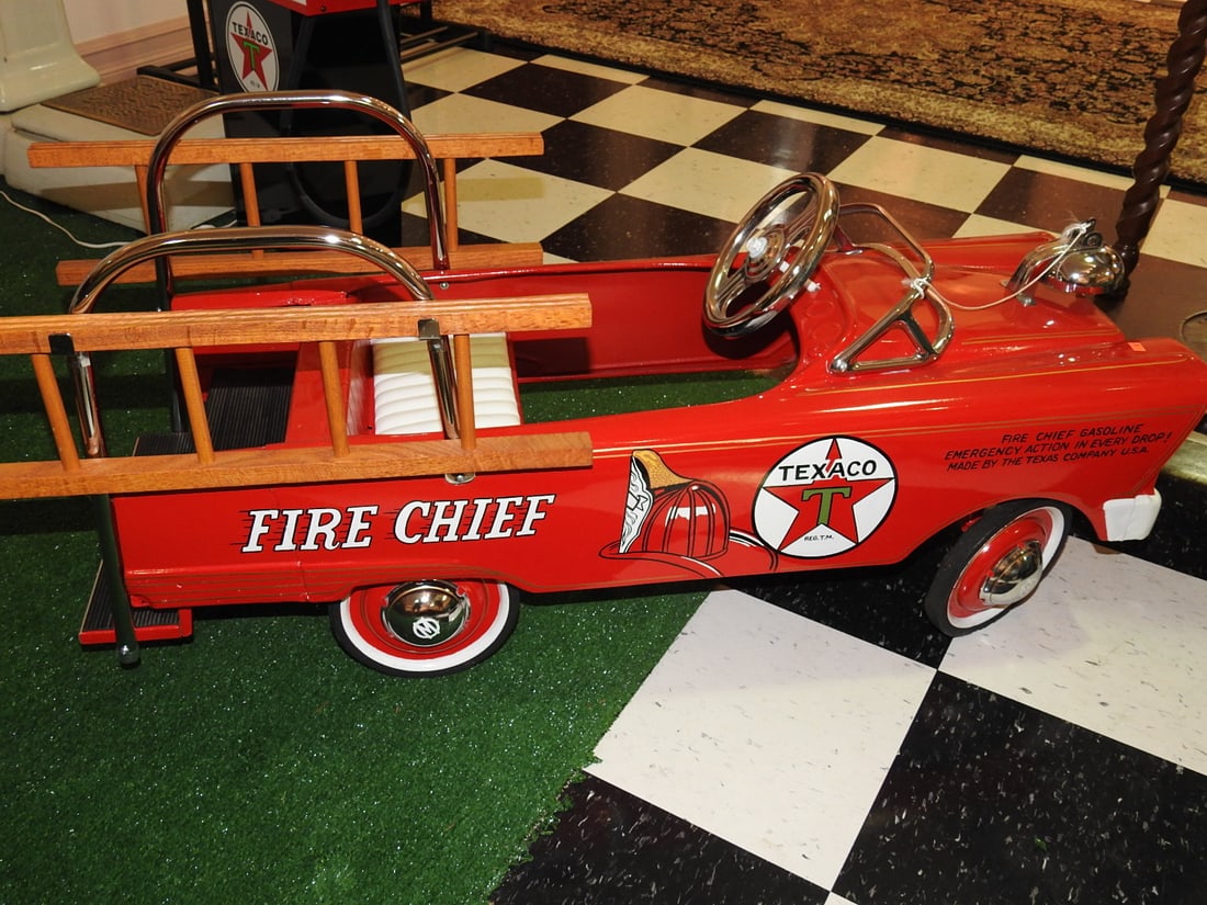 Texaco Fire Chief Pedal Car - 6