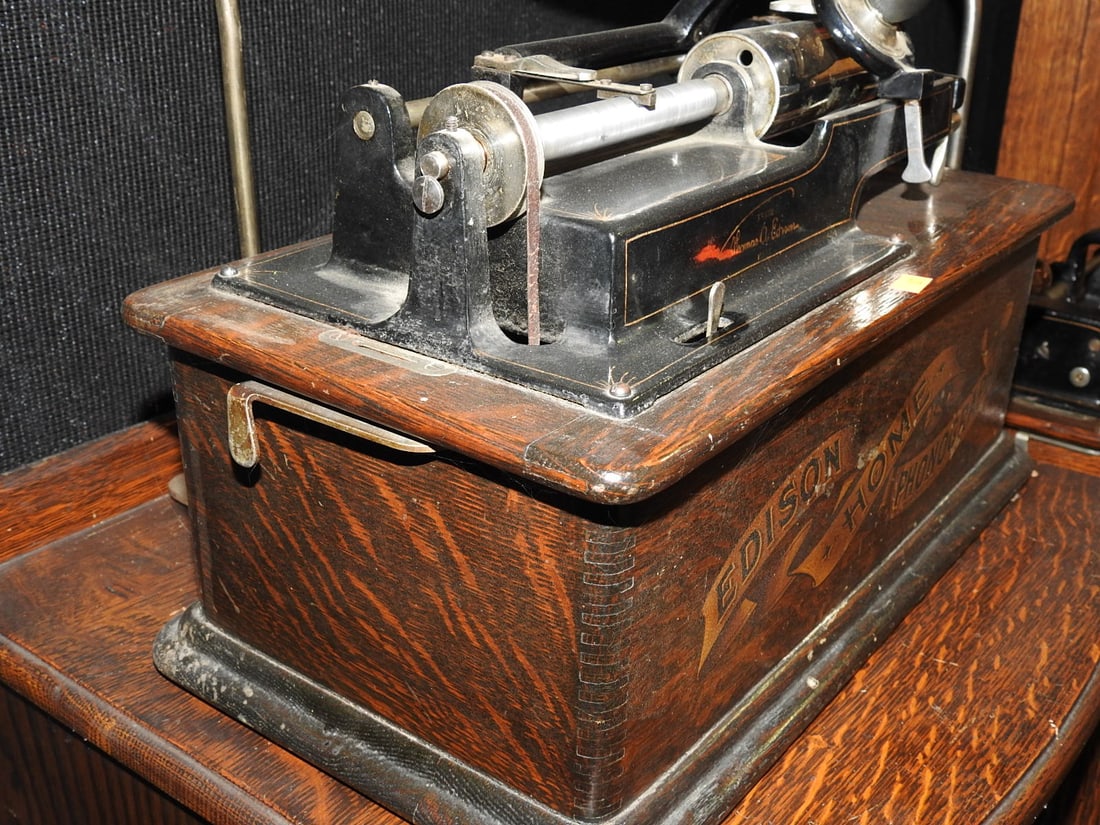 Edison Home Cylinder Phonograph with Large Horn - 3