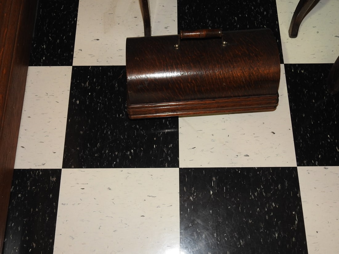 Edison Home Cylinder Phonograph with Large Horn - 8