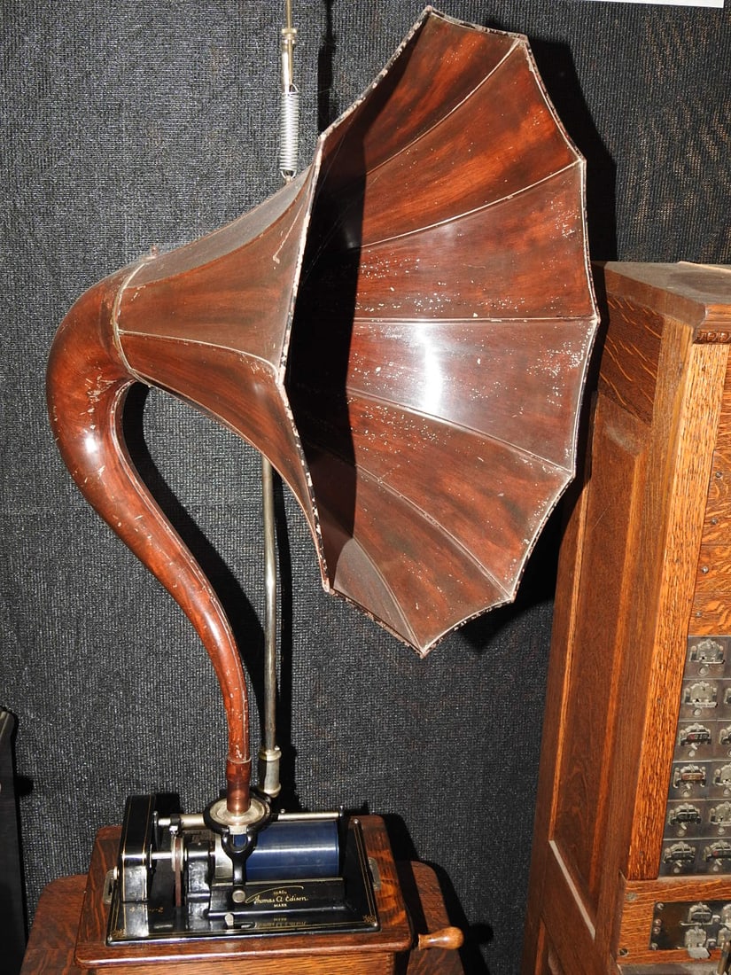Edison Cylinder Phonograph with Wooden Horn - 5
