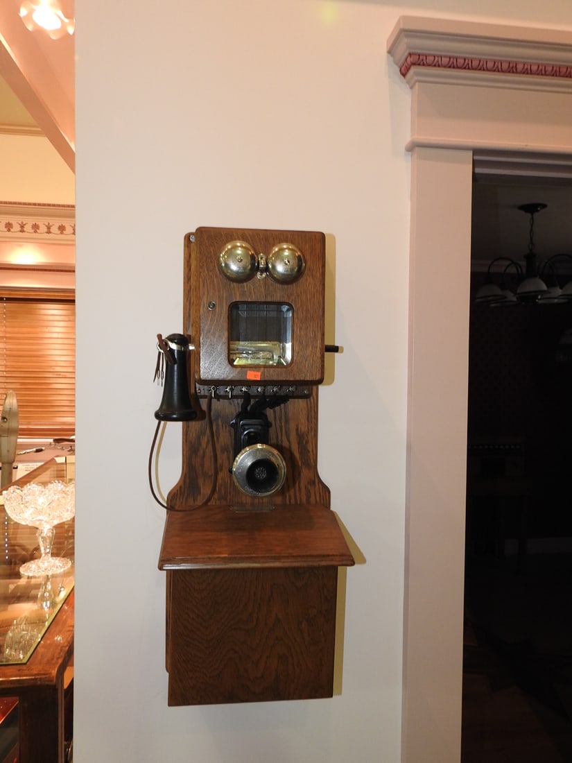Montgomery Ward Diamond Oak Wall Telephone (1 of 8)