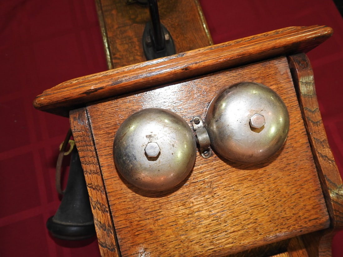 The Votey-Berger Co. Oak Desk Telephone - 7