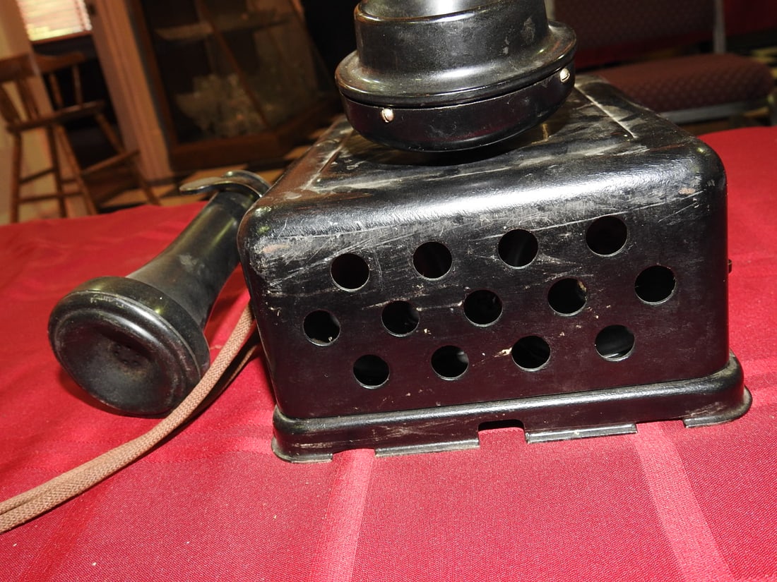 Black Rotary Telephone - 3