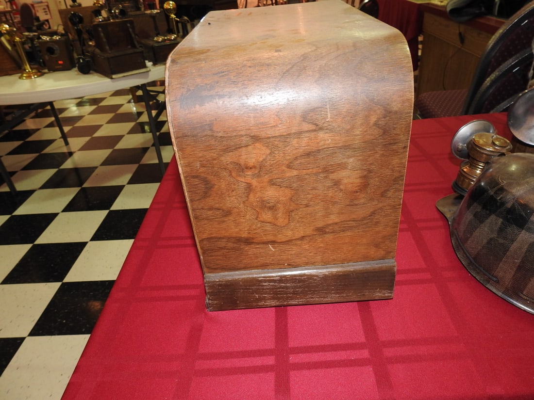 Philco Wood Tabletop Radio - 2
